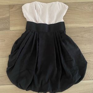 H&M Beige Black color block bubble mini dress